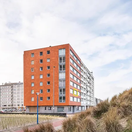 In With Sea View, Cleaning Included Oostduinkerke