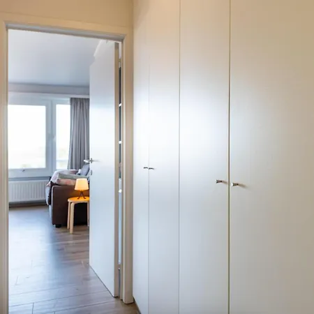 In With Sea View, Cleaning Included Appartement Oostduinkerke