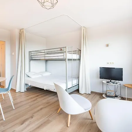 In With Sea View, Cleaning Included *