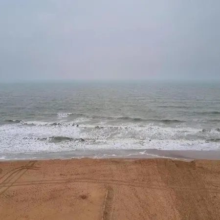 In With Sea View, Cleaning Included Appartement *